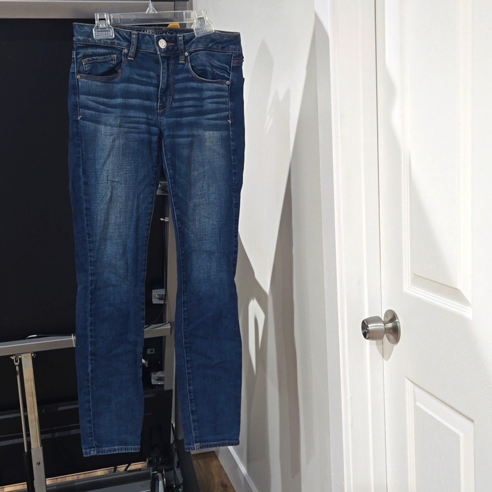 American Eagle Outfitters super stretch women's blue jeans size 6